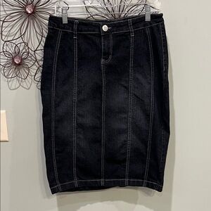 Chic Black Denim Pencil Skirt
